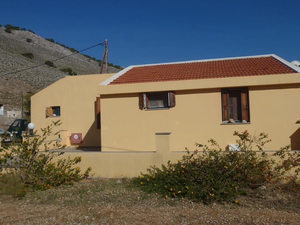 Villa Zeus Sými Esterno foto