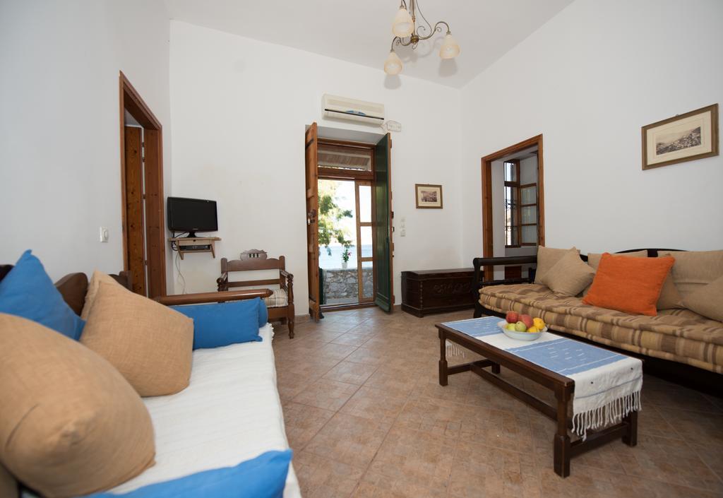 Villa Zeus Sými Esterno foto