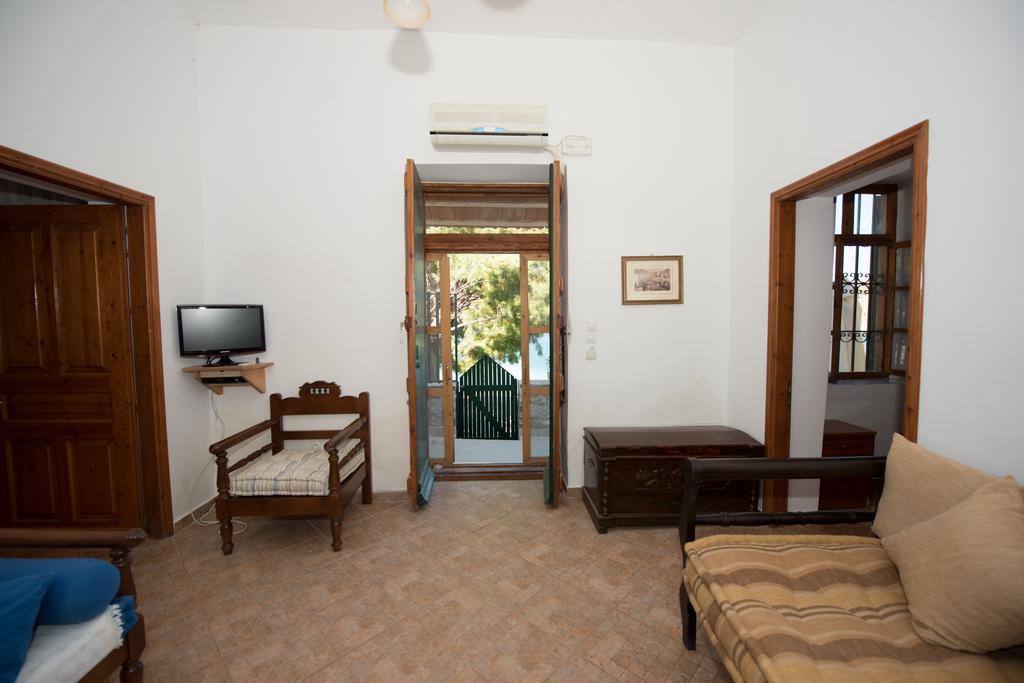 Villa Zeus Sými Esterno foto